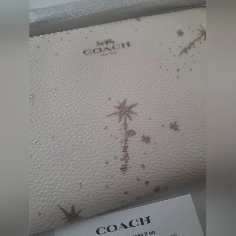 New Coach Wristlet With Star Print NWT - Picture 4 of 5